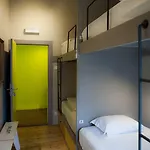 بيت شباب Goodmorning Solo Traveller Lisboa
