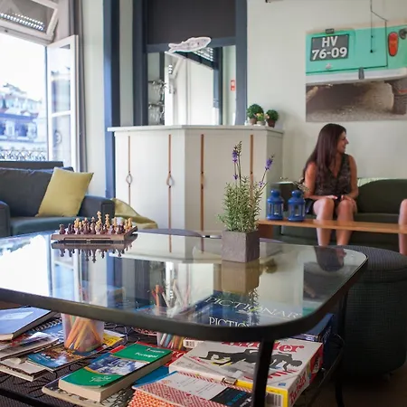 Goodmorning Solo Traveller אכסניה ליסבון