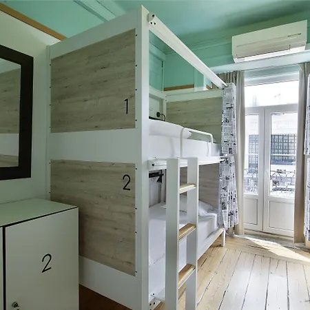 Goodmorning Solo Traveller אכסניה *