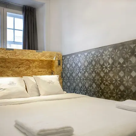 Goodmorning Solo Traveller ליסבון