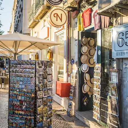 Хостел Goodmorning Solo Traveller Лиссабон