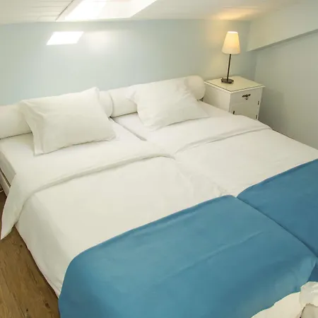 Goodmorning Solo Traveller Лиссабон