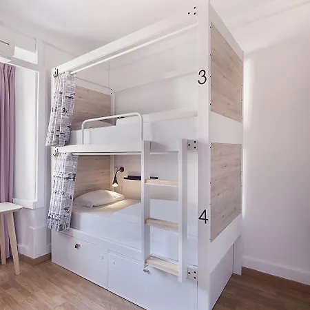 Хостел Goodmorning Solo Traveller *