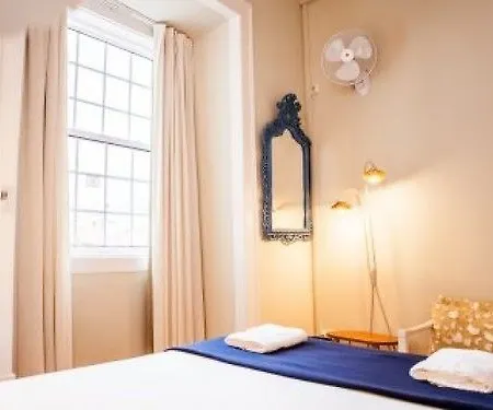 Хостел Goodmorning Solo Traveller