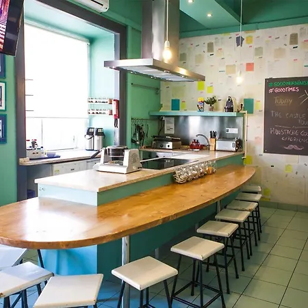 Goodmorning Solo Traveller Хостел Лиссабон