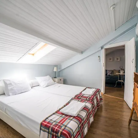 Goodmorning Solo Traveller Хостел *