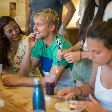 Хостел Goodmorning Solo Traveller