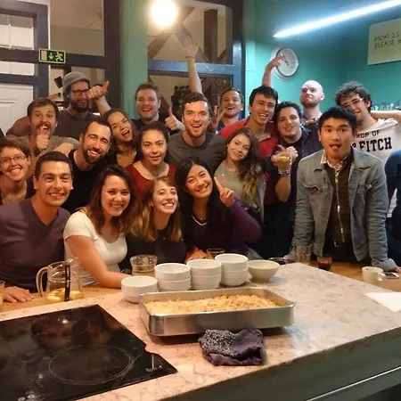 Goodmorning Solo Traveller Хостел