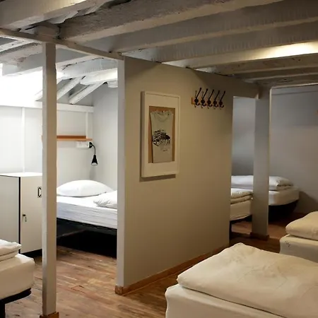 Goodmorning Solo Traveller Hostel