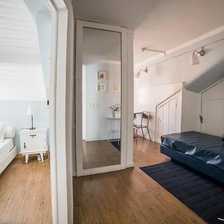 Goodmorning Solo Traveller Hostel * Lisbon
