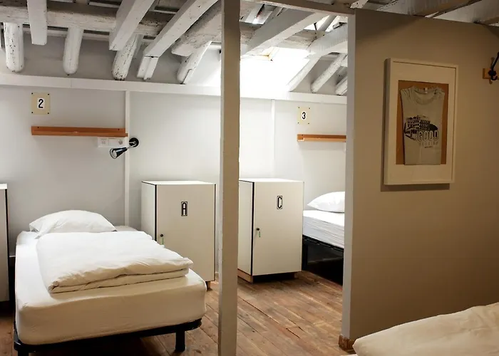 Goodmorning Solo Traveller بيت شباب