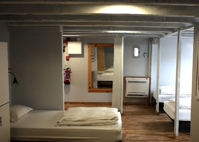 بيت شباب Goodmorning Solo Traveller Lisboa