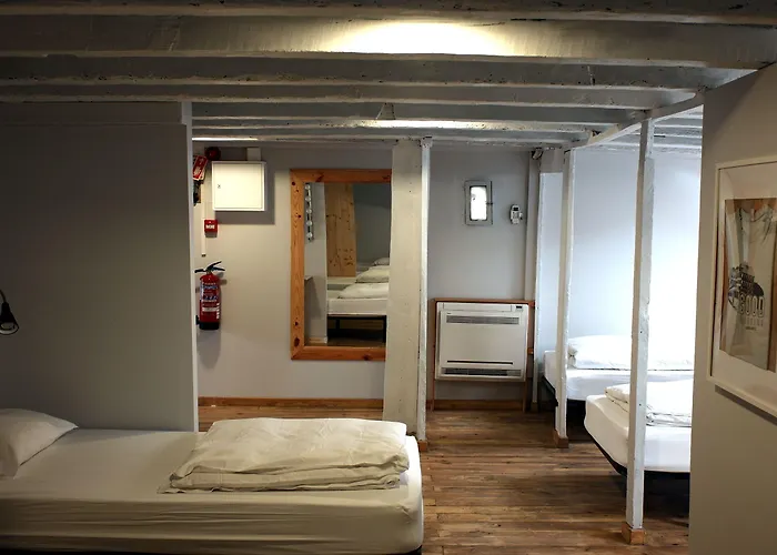 Goodmorning Solo Traveller بيت شباب