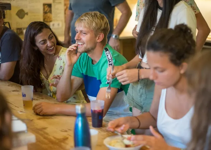 بيت شباب Goodmorning Solo Traveller